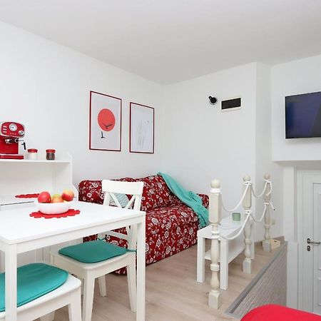 Sha La La - Charming, Unique Studio In A Historic Building Next To A Castle, Wifi, Smart Tv, Washer-Dryer Bakar Luaran gambar