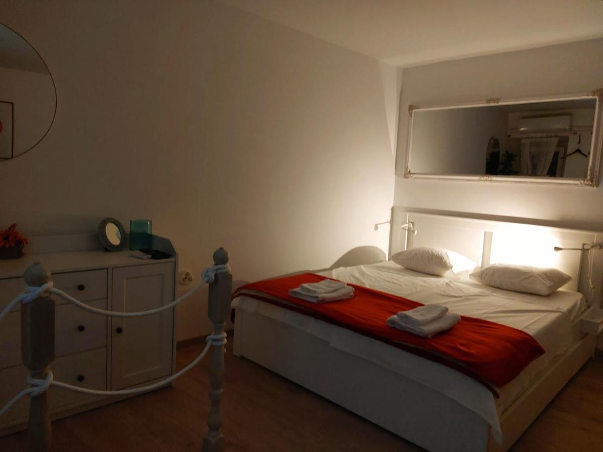Sha La La - Charming, Unique Studio In A Historic Building Next To A Castle, Wifi, Smart Tv, Washer-Dryer Bakar Luaran gambar